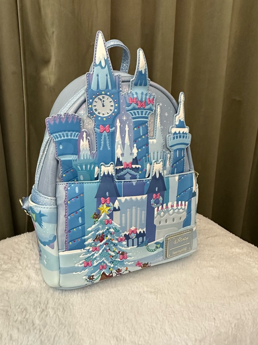 Loungefly Disney - Cinderella’s Castle - special edition light up backpack